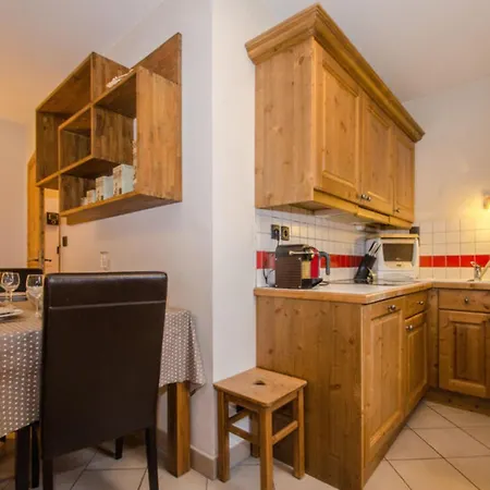 شقة Flat With Parking And Balcony In Centre *