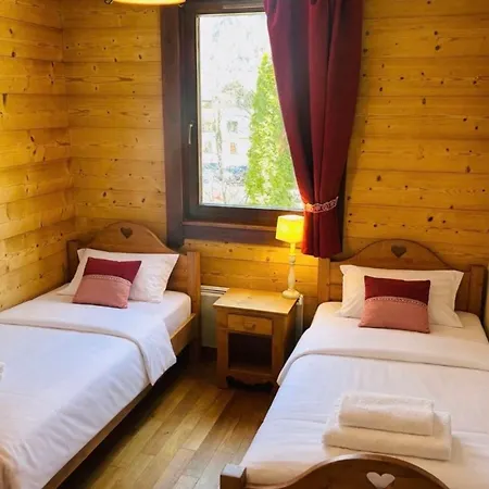 Flat With Parking And Balcony In Centre Apartmán *